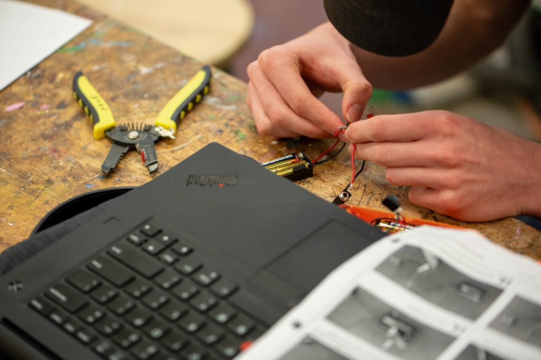 Servicio profesional para cambiar conector carga iPad a buen precio en Barcelona