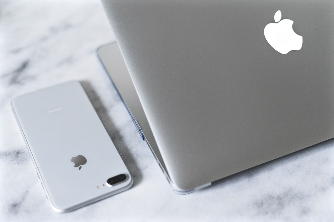 Cambiar cargador MacBook precio con servicios de reparación en Barcelona